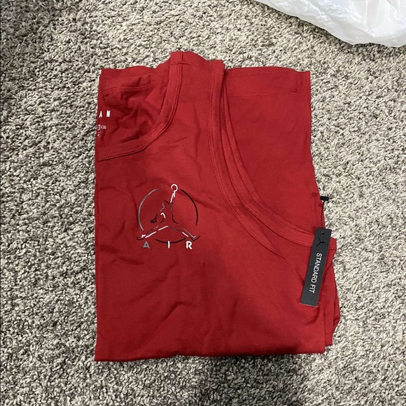 Brand new Nike tank top - Picture 3 of 3